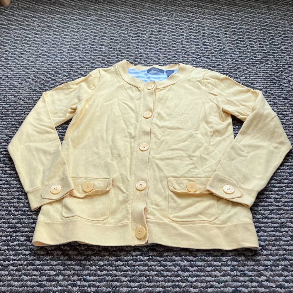Liz Claiborne women’s sweater lightweight size med color yellow like new